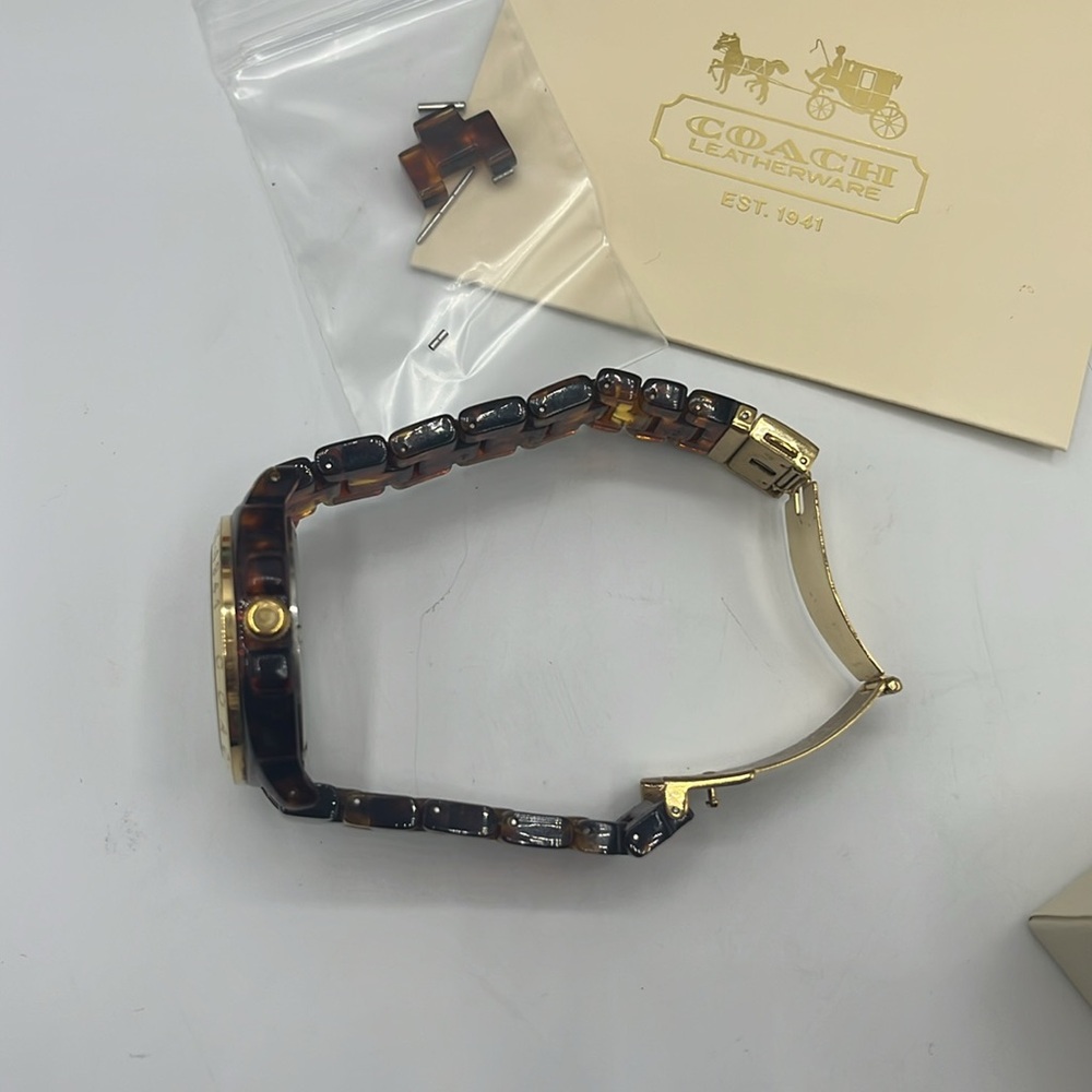 Coach 1941 Tortoise Shell Watch with Box - Picture 7 of 8